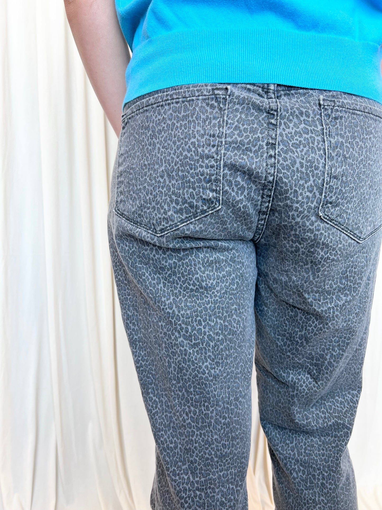Gray Leopard Print Jeans - 6